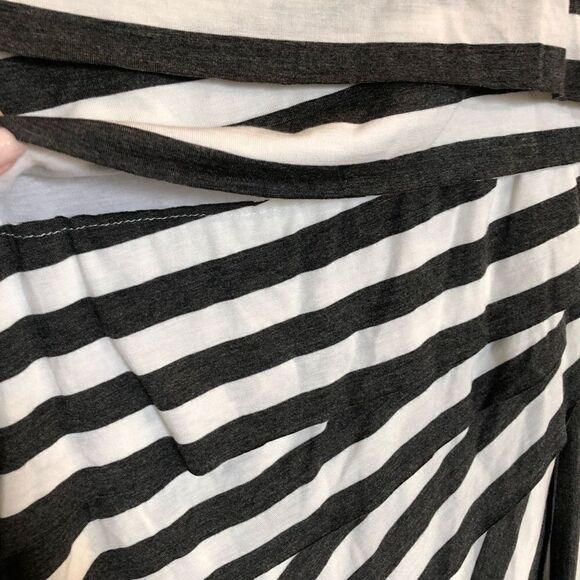MYSTREE - NWT - L Sz M Raw Edge Striped Sleeveless Top/Dark Grey & White. CUTE! - Picture 10 of 16